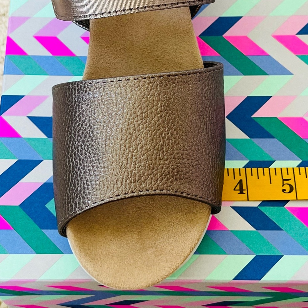Platform Sandals - Picture 7 of 9
